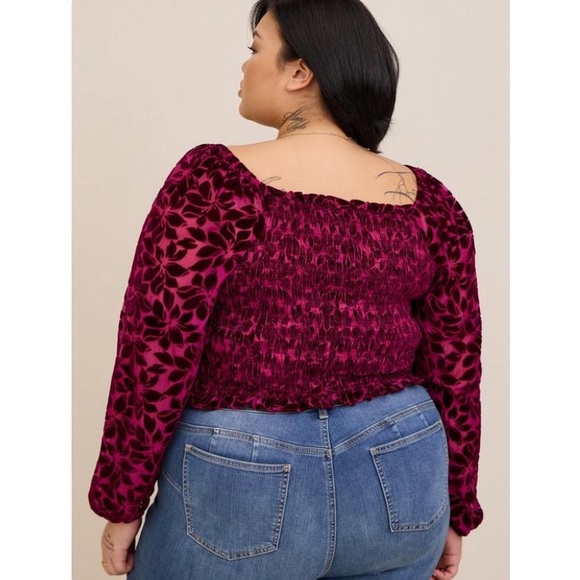 NWT | Torrid | Velvet Smocked Blouson Sleeve Crop Top | Size 2X - Picture 5 of 10